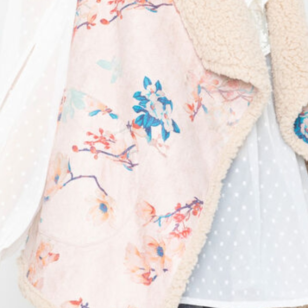 BB Dakota Reversible Sherpa Vest - Picture 3 of 3